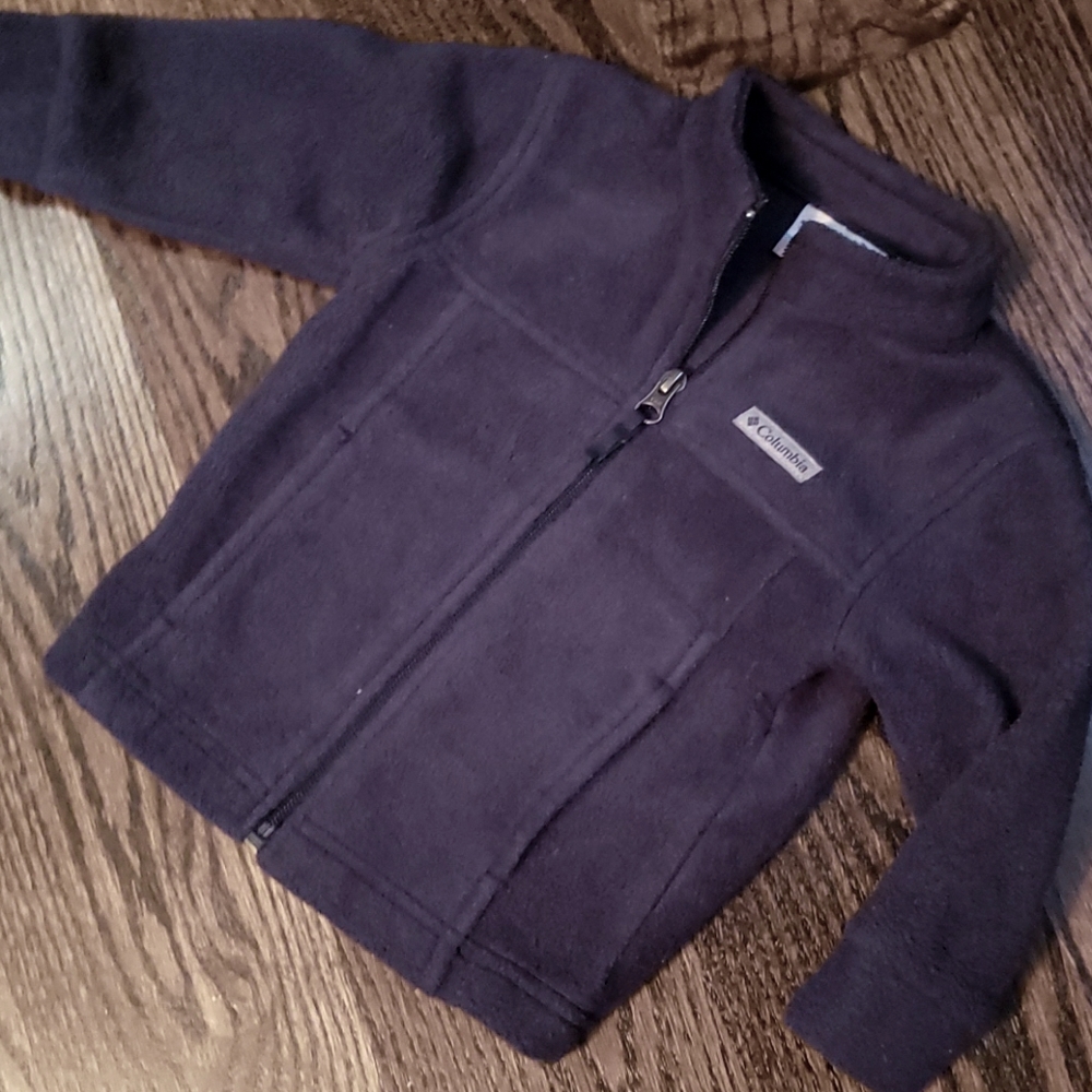 Slightly used Dark navy Columbia jacket